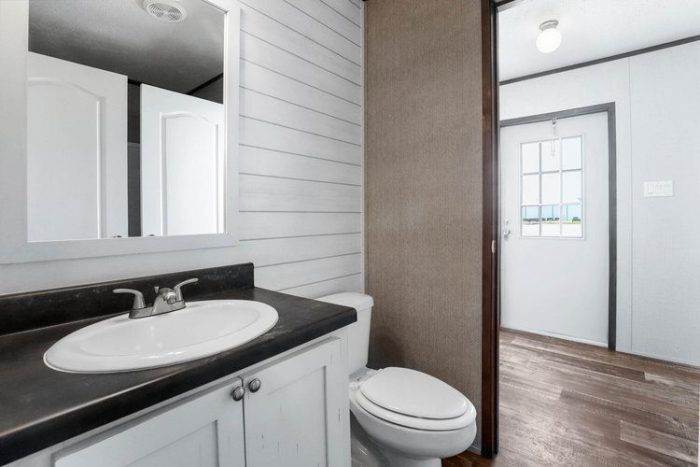 AnnMarieGuestBath1