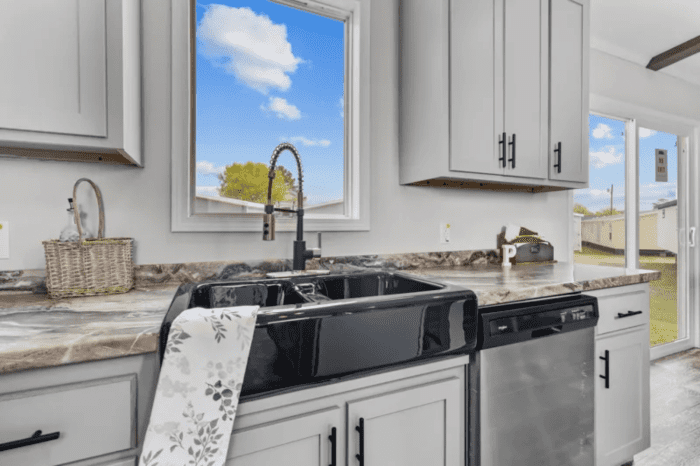 Poydras Kitchen 5