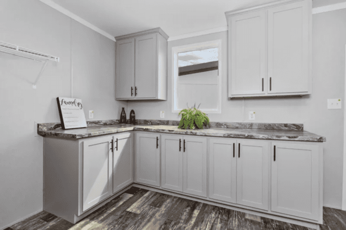 Poydras Laundry Room 3