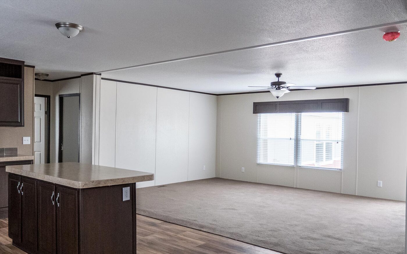 a 1 homes berkshire 32483b interior 1 1646843951534 1400 12